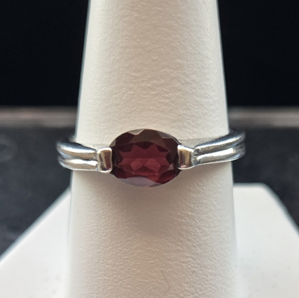925 Silver Ring with Rhodolite Garnet